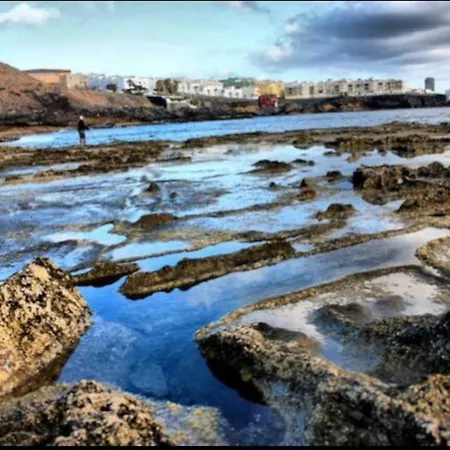 アパート Feel Canteras